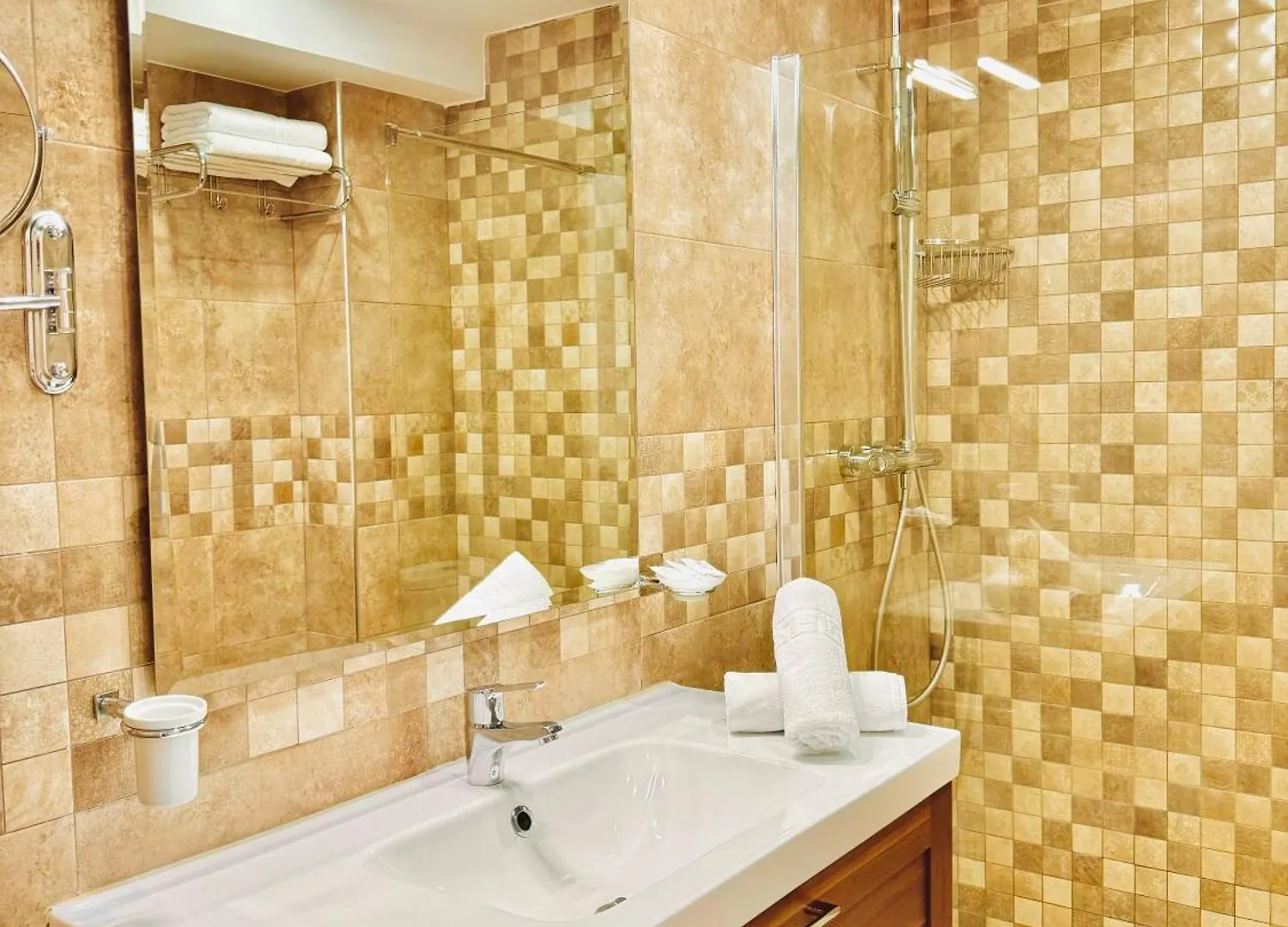 Apartahotel Pueblo Evita Premium Suites Benalmádena
